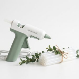 Pistolet à colle basse température + recharges