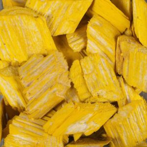 Copeaux de bois décoratifs jaune 10-50 mm pour compositions florales et décoration de vases