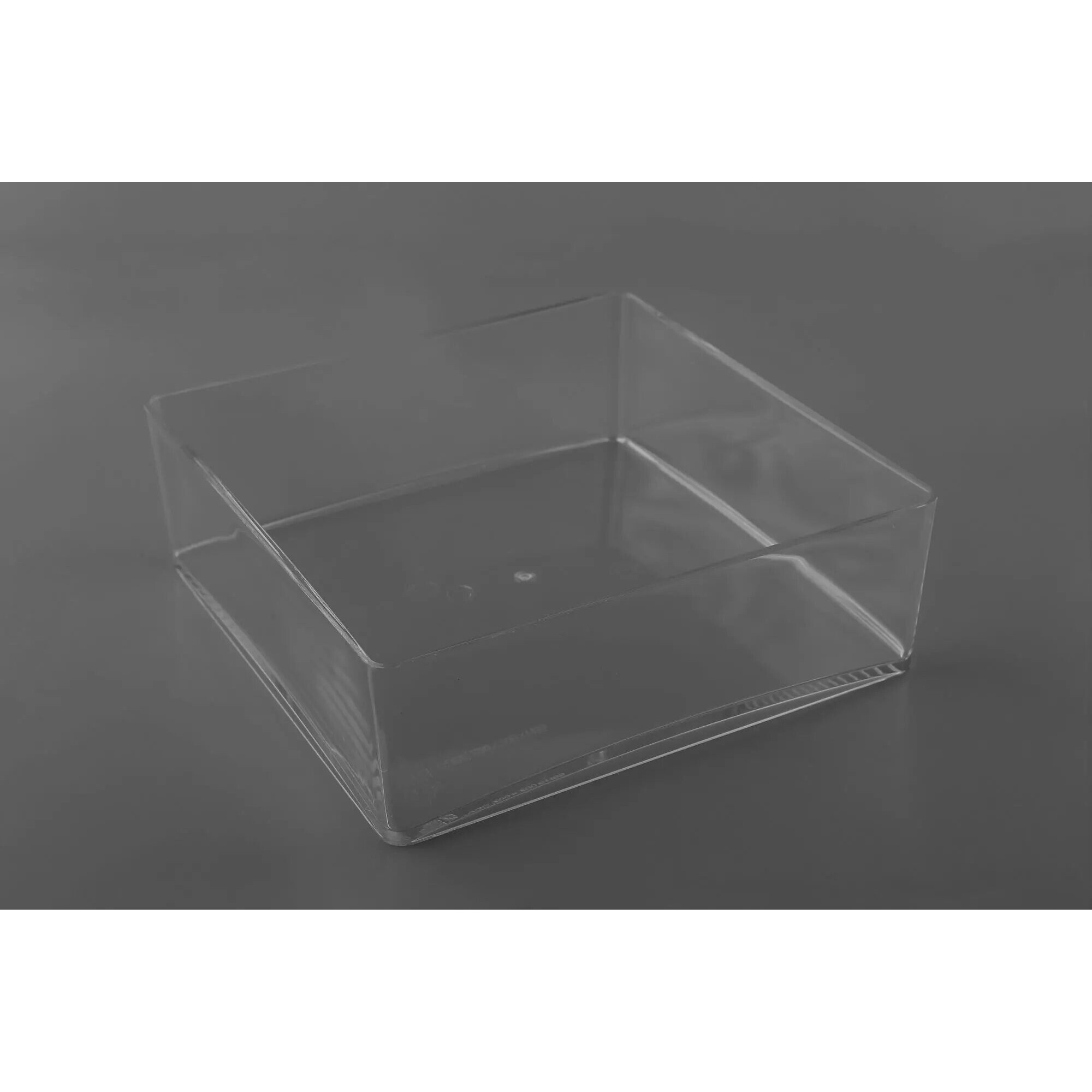 Coupe carrée en plastique transparent rigide 19x19 cm hauteur 6,5 cm BEREL pour compositions florales professionnelles fleuriste