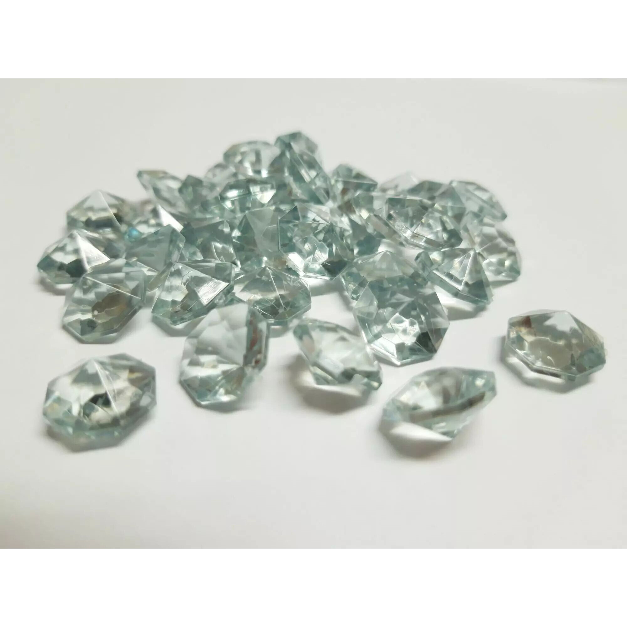 Diamants décoratifs en plastique vert clair 12mm pour compositions florales et décoration d'événements