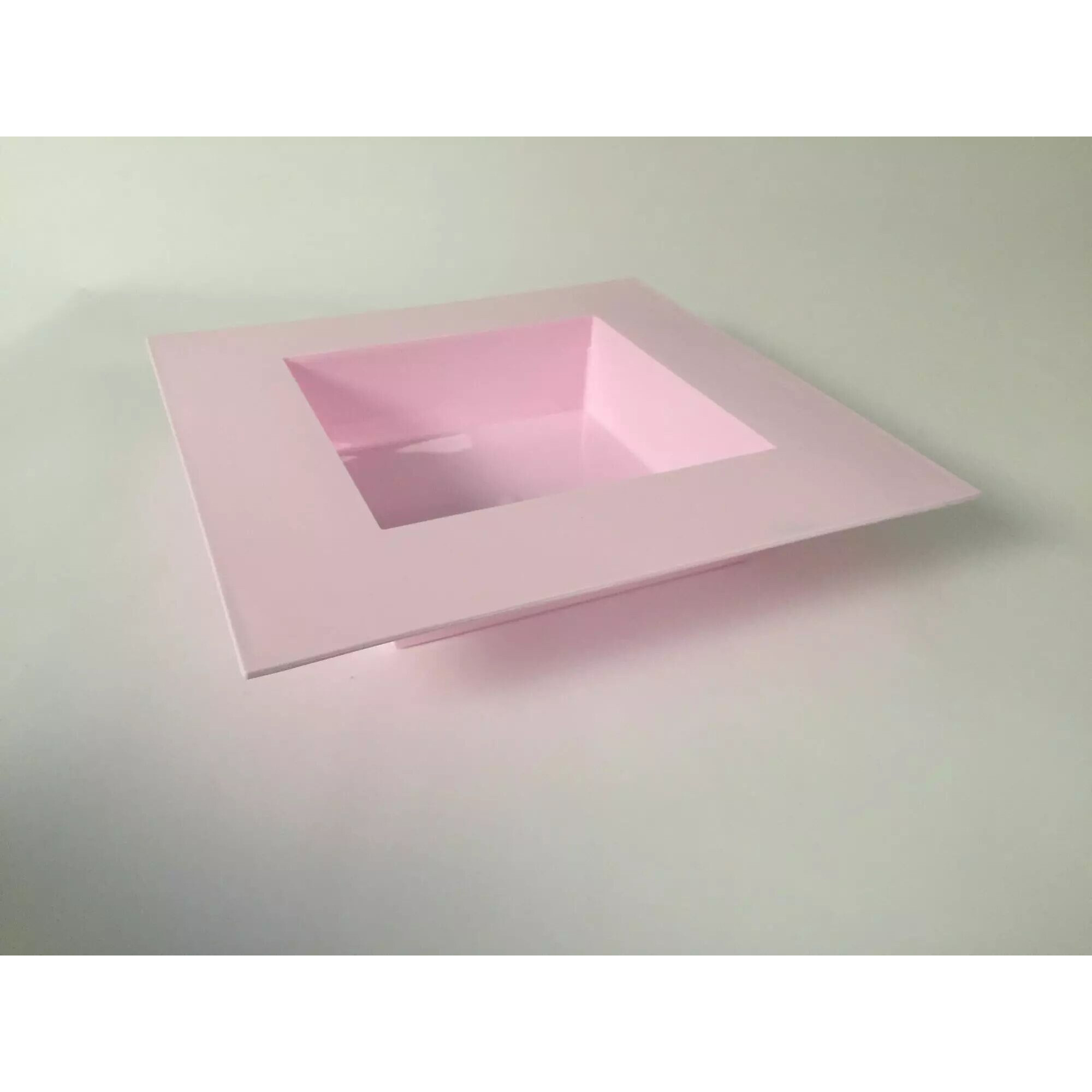 Jardinière carrée plastique rigide parme BEREL 24x24 cm pour compositions florales et arrangements professionnels