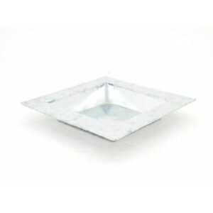 Jardinière carrée en zinc naturel 17x17 cm pour compositions florales professionnelles fleuristes