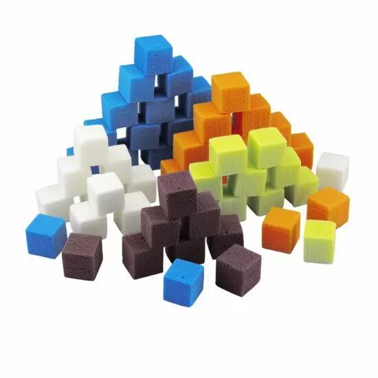 Mini-cubes de mousse florale coloris arlequin 2cm pour compositions florales professionnelles