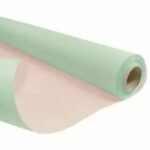 Rouleau de papier kraft métallisé bi-color vert pastel et rose pour emballage floral professionnel