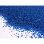 Sable décoratif bleu foncé granulométrie fine 0,4-0,7mm en seau de 5 litres pour compositions florales et verreries transparentes