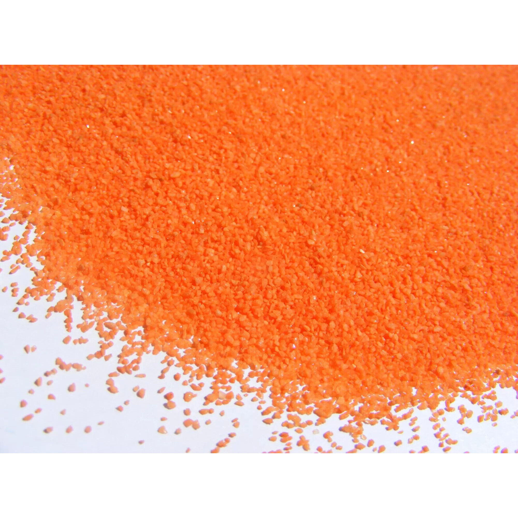 Sable décoratif orange granulométrie fine 0,4-0,7mm GHISI WALTER en seau 5 litres pour compositions florales et décoration de vases transparents