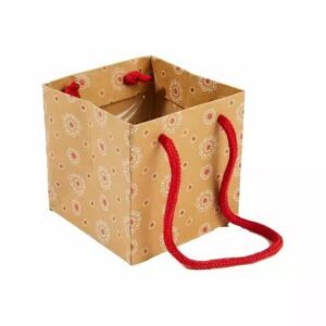 Sac kraft rouge Delicate avec anses en corde pour emballage floral, format carré 10,5 cm