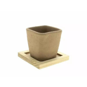 Cache-pot carré en terre cuite brute sur base en bois clair pour plantes grasses de fleuriste