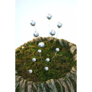 Épingles à tête perle argentée de 10 mm piquées dans la mousse, accessoire de fleuriste pour bouquets et boutonnières