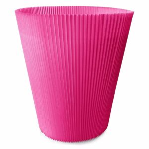 Manchette plissée cache-pot fuchsia de forme évasée pour habiller les plantes en pot chez le fleuriste