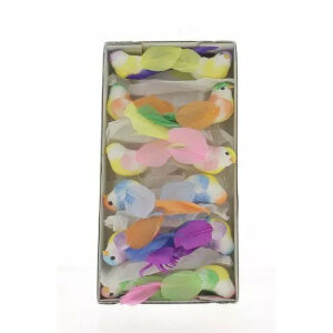 Boîte de petits oiseaux décoratifs pastel aux ailes en plumes sur pics pour compositions de printemps