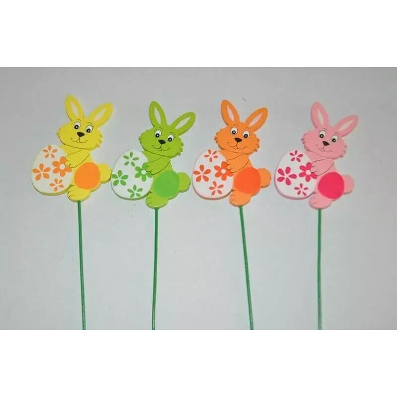 Pics en bois lapin coloré tenant un œuf fleuri pour compositions et paniers de Pâques de fleuriste
